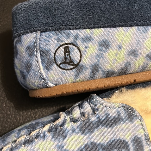 Lands End slippers 🛶 - Picture 4 of 5